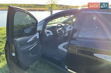 Хэтчбек Chevrolet Bolt EV 2020 в 