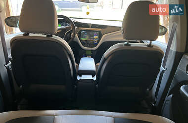 Хэтчбек Chevrolet Bolt EV 2017 в 