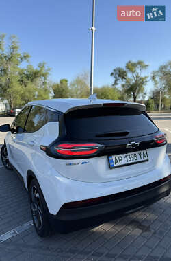 Хэтчбек Chevrolet Bolt EV 2023 в 