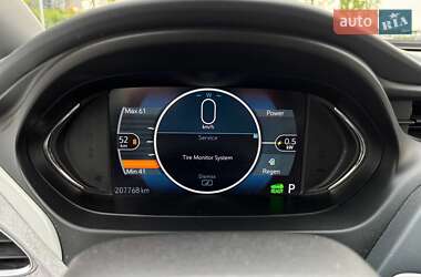 Хэтчбек Chevrolet Bolt EV 2017 в 