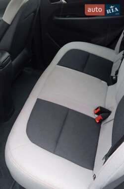 Хэтчбек Chevrolet Bolt EV 2020 в 