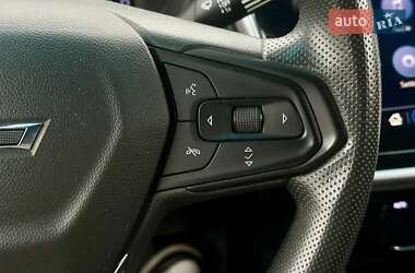 Хетчбек Chevrolet Bolt EV 2022 в 