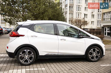 Хэтчбек Chevrolet Bolt EV 2021 в 