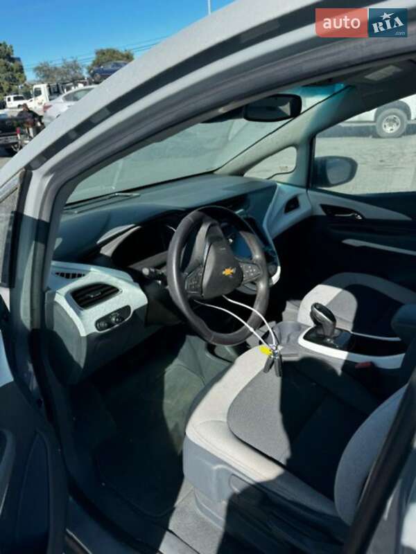 Хэтчбек Chevrolet Bolt EV 2020 в Дрогобыче