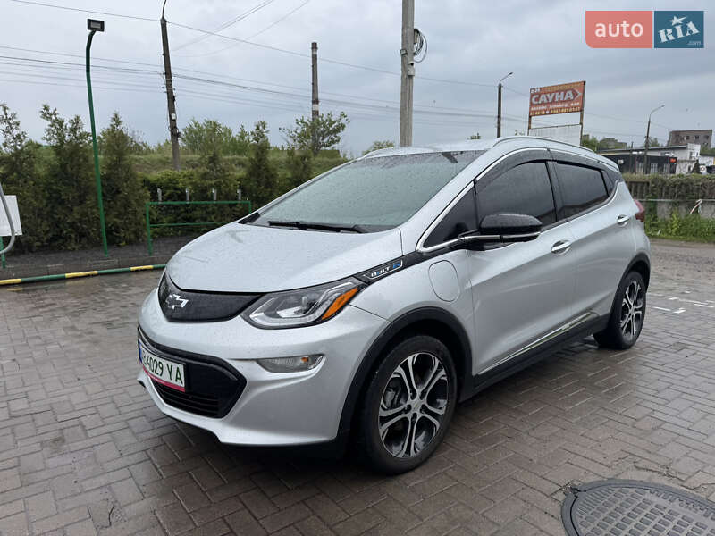 Хетчбек Chevrolet Bolt EV 2017 в 