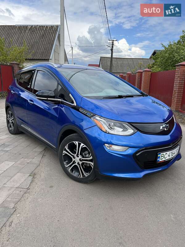 Хэтчбек Chevrolet Bolt EV 2018 в 