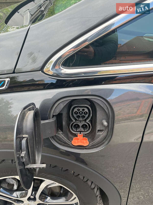 Хэтчбек Chevrolet Bolt EV 2017 в Ужгороде фото 12 Хэтчбек Chevrolet Bolt EV 2017 в Ужгороде