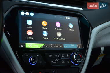 Хетчбек Chevrolet Bolt EV 2021 в 