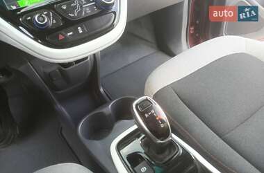 Хэтчбек Chevrolet Bolt EV 2020 в 