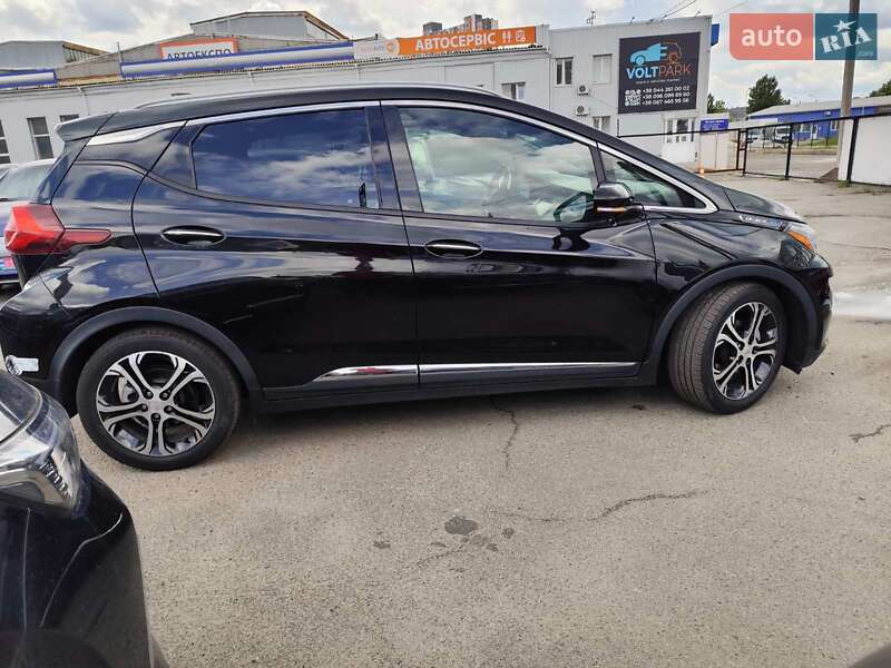 Хэтчбек Chevrolet Bolt EV 2017 в Киеве