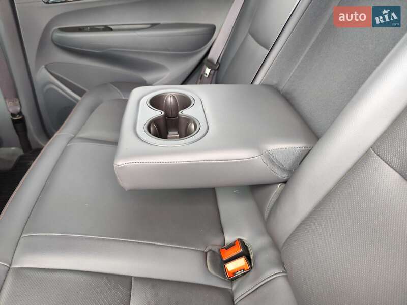 Хэтчбек Chevrolet Bolt EV 2017 в Киеве