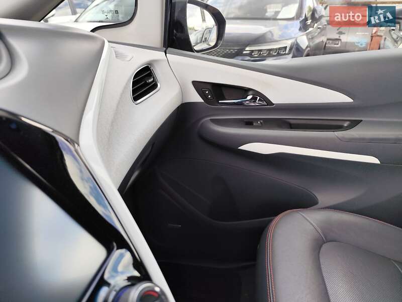 Хэтчбек Chevrolet Bolt EV 2017 в Киеве