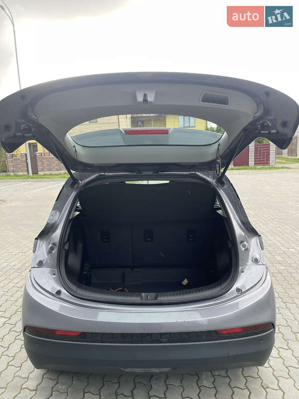 Хэтчбек Chevrolet Bolt EV 2023 в Стрые