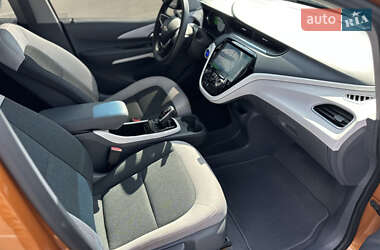 Хэтчбек Chevrolet Bolt EV 2017 в 