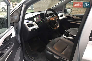 Хэтчбек Chevrolet Bolt EV 2017 в 