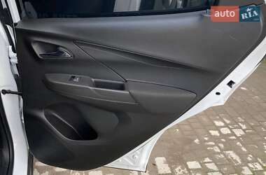 Хетчбек Chevrolet Bolt EV 2023 в 