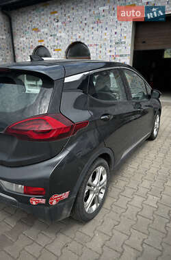 Хэтчбек Chevrolet Bolt EV 2017 в 