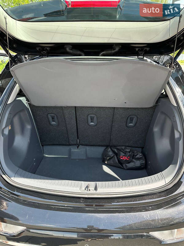 Хетчбек Chevrolet Bolt EV 2020 в Дніпрі