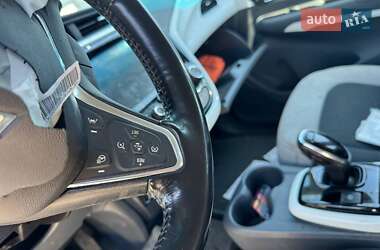 Хэтчбек Chevrolet Bolt EV 2018 в 