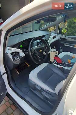 Хэтчбек Chevrolet Bolt EV 2017 в 