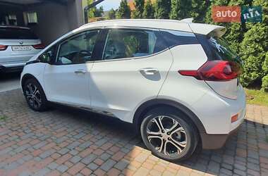 Хэтчбек Chevrolet Bolt EV 2017 в 