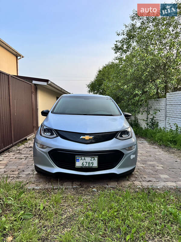 Хетчбек Chevrolet Bolt EV 2017 в 
