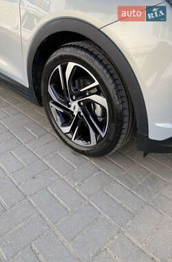 Хэтчбек Chevrolet Bolt EV 2022 в 