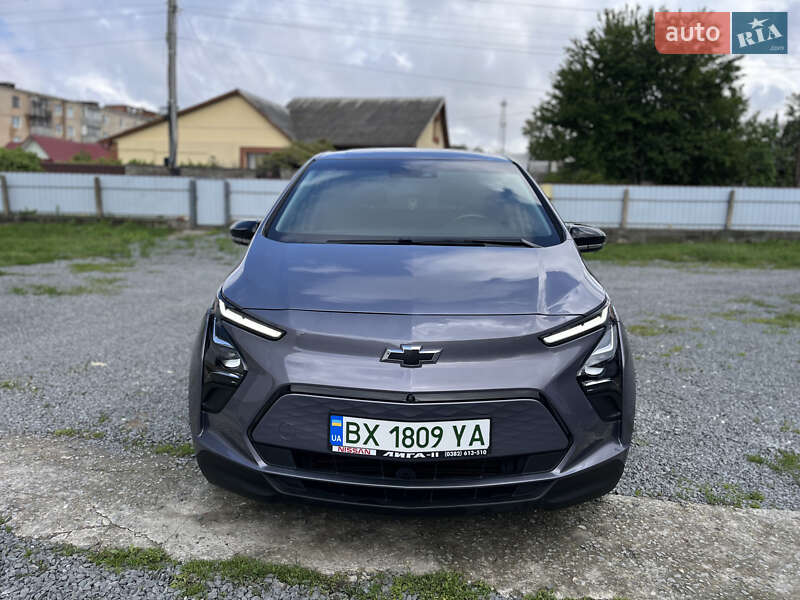 Хэтчбек Chevrolet Bolt EV 2023 в 
