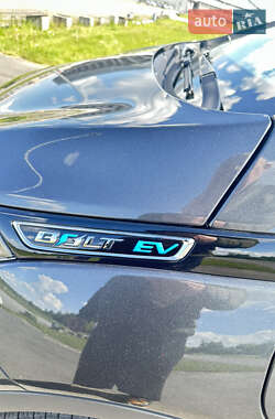 Хэтчбек Chevrolet Bolt EV 2020 в 
