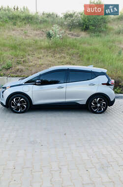 Хэтчбек Chevrolet Bolt EV 2021 в 