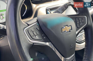 Хэтчбек Chevrolet Bolt EV 2017 в 