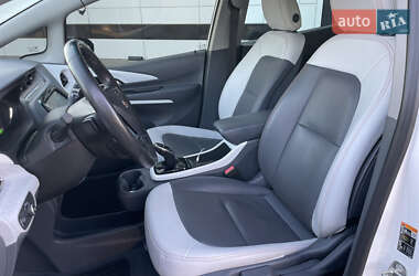 Хэтчбек Chevrolet Bolt EV 2018 в 