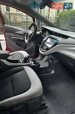 Хэтчбек Chevrolet Bolt EV 2017 в 