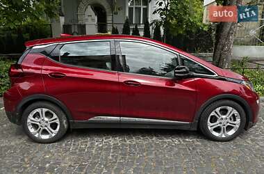 Хэтчбек Chevrolet Bolt EV 2017 в 