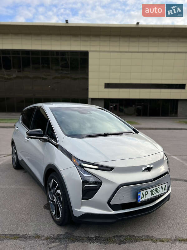 Хэтчбек Chevrolet Bolt EV 2023 в 