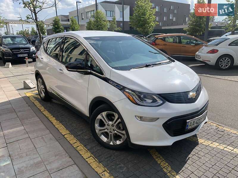 Хэтчбек Chevrolet Bolt EV 2021 в Киеве