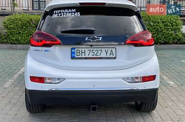 Хэтчбек Chevrolet Bolt EV 2017 в 