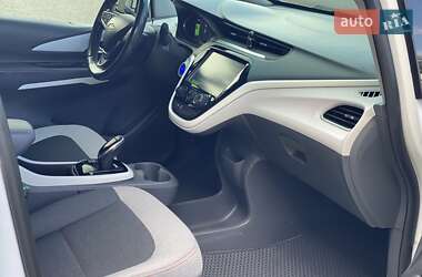 Хэтчбек Chevrolet Bolt EV 2017 в 
