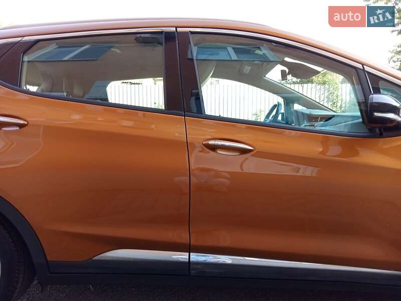 Хэтчбек Chevrolet Bolt EV 2017 в Ужгороде