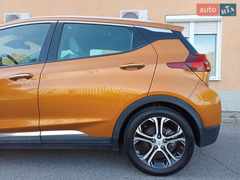Хэтчбек Chevrolet Bolt EV 2017 в Ужгороде