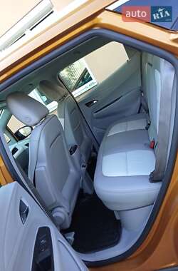 Хэтчбек Chevrolet Bolt EV 2017 в 