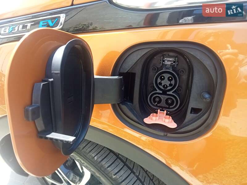 Хэтчбек Chevrolet Bolt EV 2017 в Ужгороде