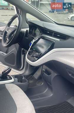 Хэтчбек Chevrolet Bolt EV 2017 в 