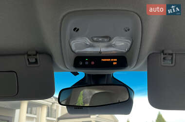 Хэтчбек Chevrolet Bolt EV 2020 в 