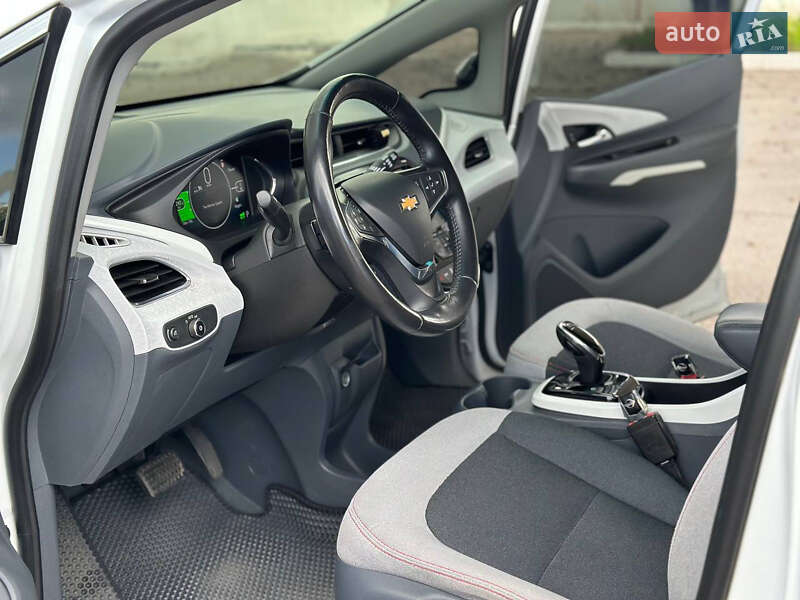 Хетчбек Chevrolet Bolt EV 2017 в Дніпрі