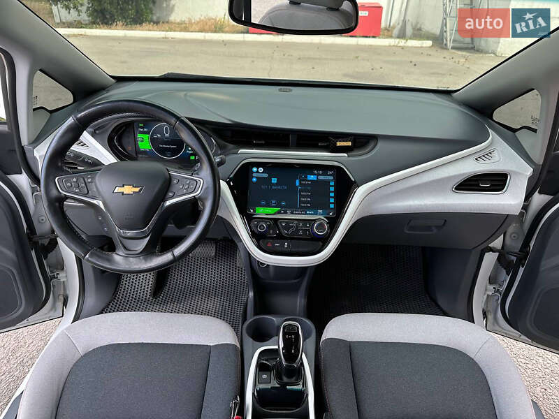 Хетчбек Chevrolet Bolt EV 2017 в Дніпрі