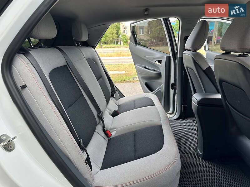 Хетчбек Chevrolet Bolt EV 2017 в Дніпрі