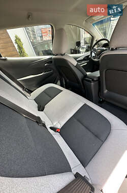 Хэтчбек Chevrolet Bolt EV 2020 в 
