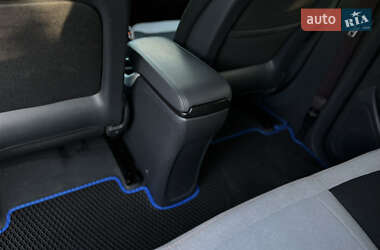 Хэтчбек Chevrolet Bolt EV 2017 в 