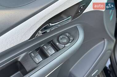Хэтчбек Chevrolet Bolt EV 2020 в 